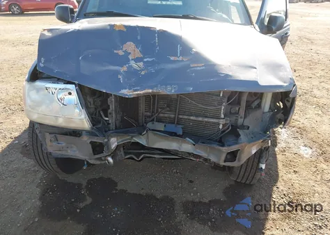 2002 Jeep Grand Cherokee Overland from USA, damaged, VIN 1J8GW68J52C104071